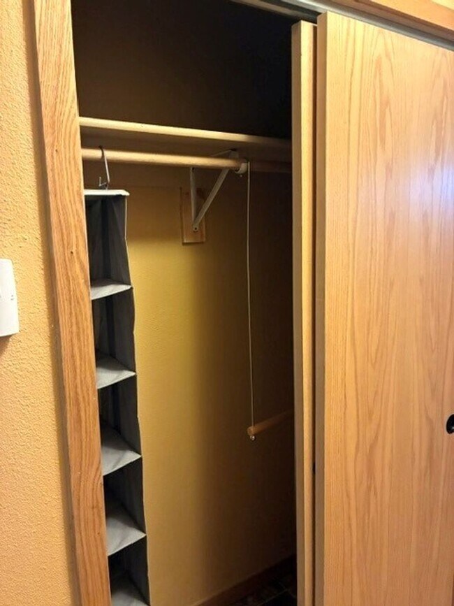 Building Photo - Long Term Rental- Woodbridge 306