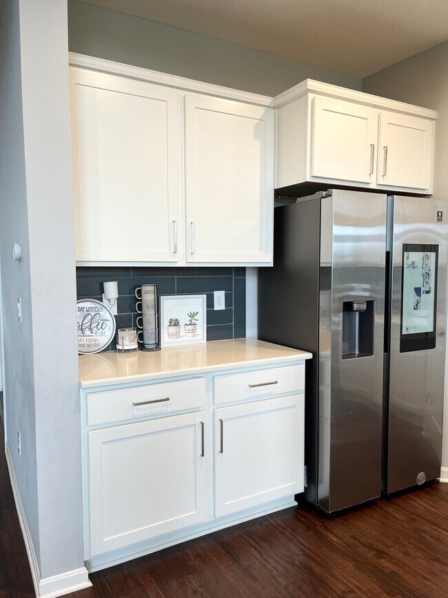 Building Photo - 176 Harness Way