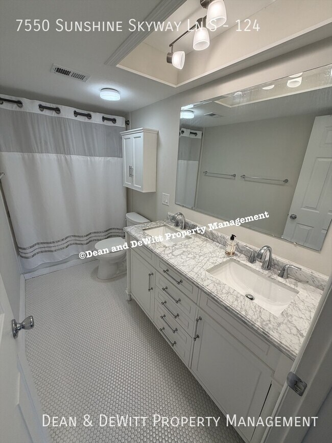 Building Photo - 7550 Sunshine Skyway Ln S