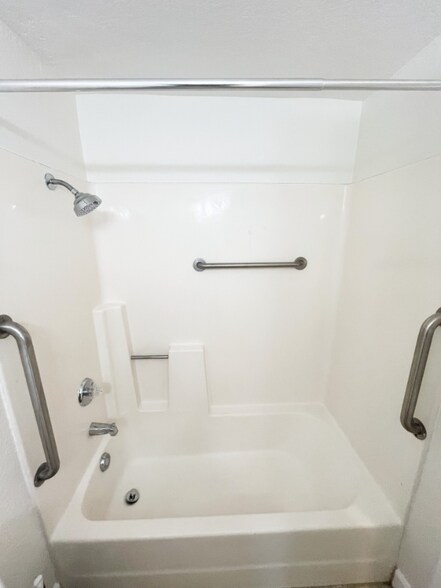 Building Photo - 101 W Canada