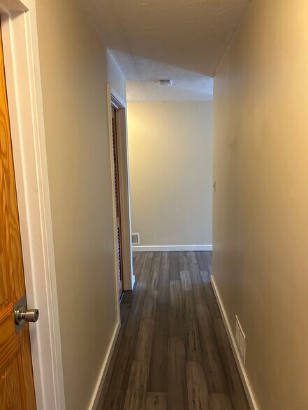 Building Photo - 189 Littleton Rd