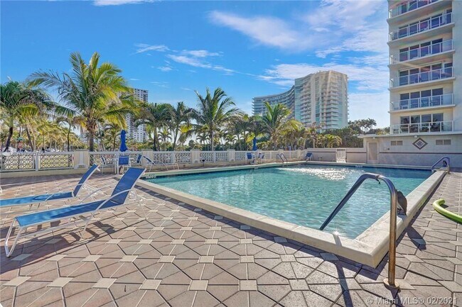 Building Photo - 111 N Pompano Beach Blvd