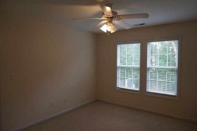 Building Photo - 3 Bedroom 2.5 Bathroom with a Bonus Room located in Creeks Edge Subdivision in Sneads Ferry!