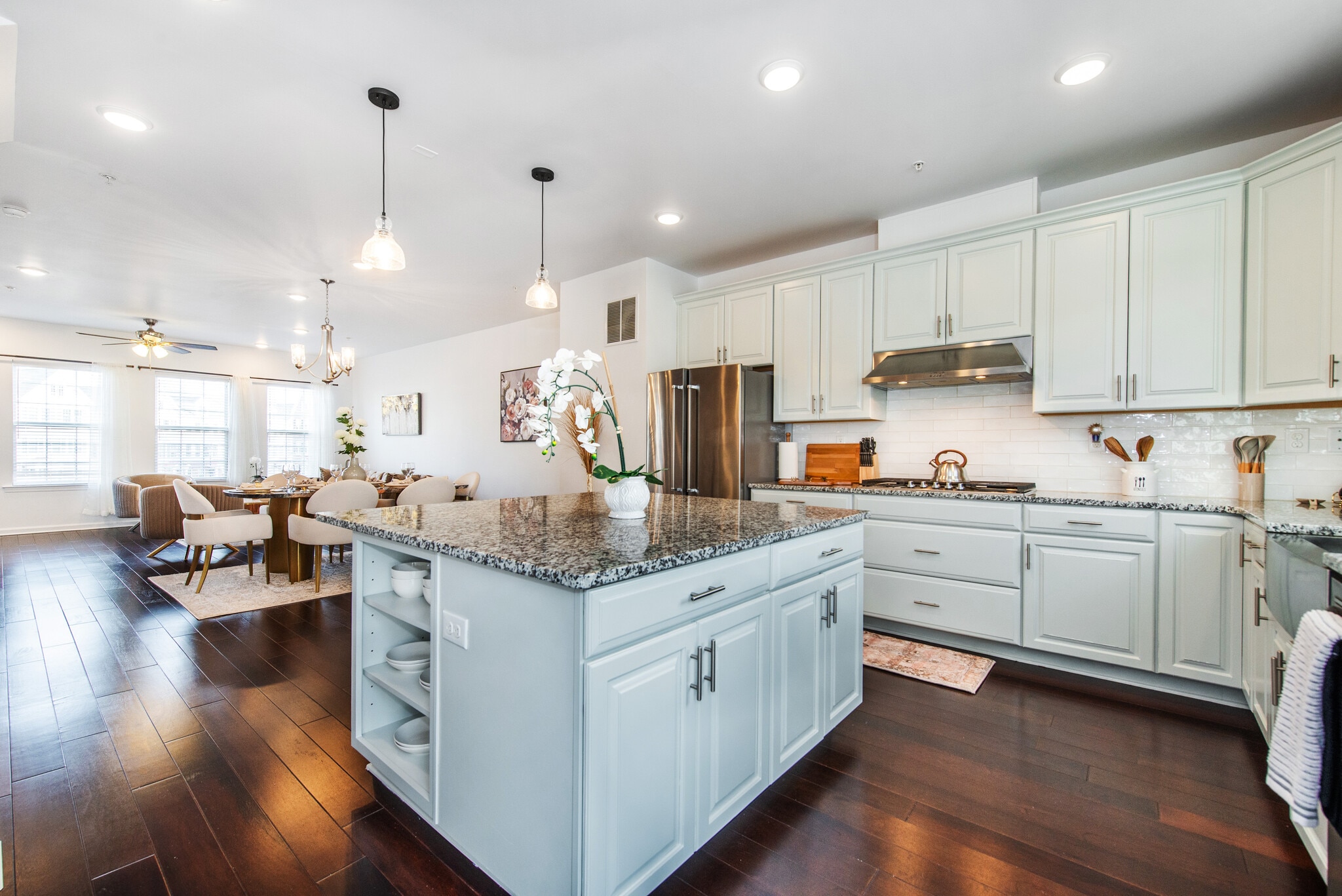 Kitchen open floor plan - 33 Landmark Ln
