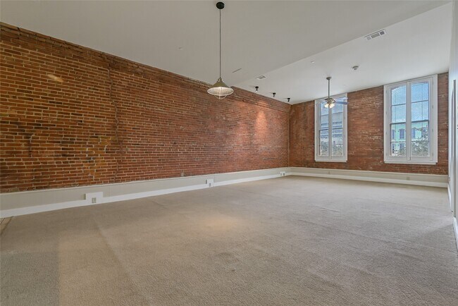 Building Photo - 2309 Harborside Dr
