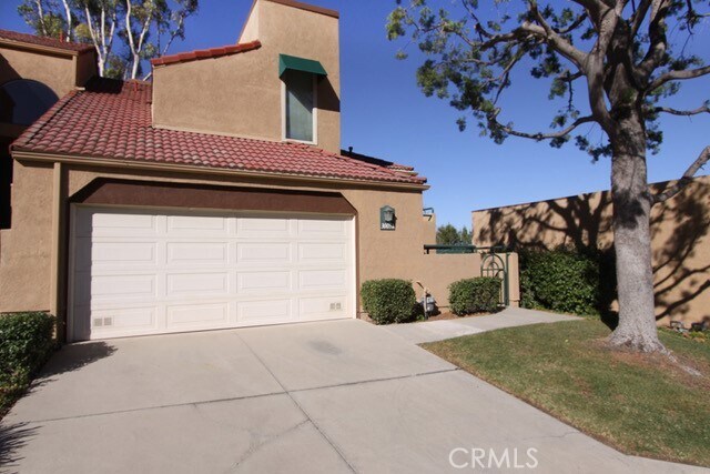 Building Photo - 3005 La Paz Ln