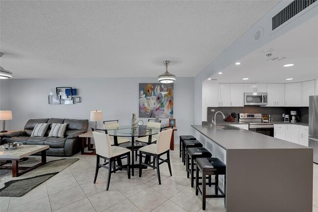 Building Photo - 3900 Galt Ocean Dr