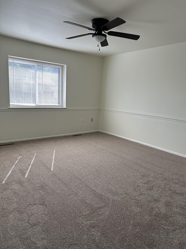 Building Photo - 18 Cedar Creek Ct