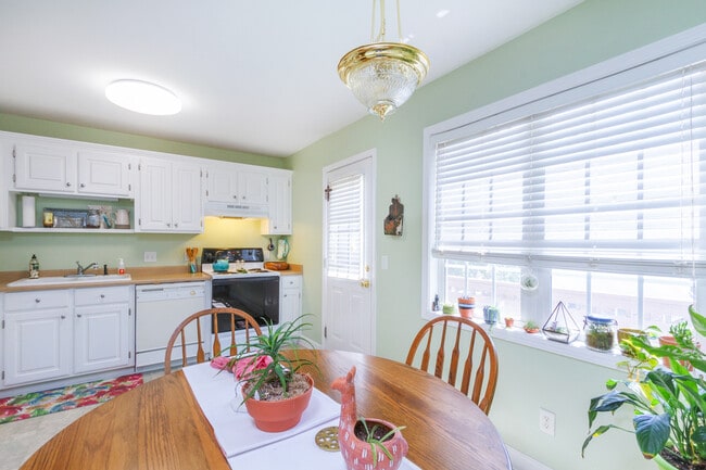 Building Photo - 101 Brookview Cir