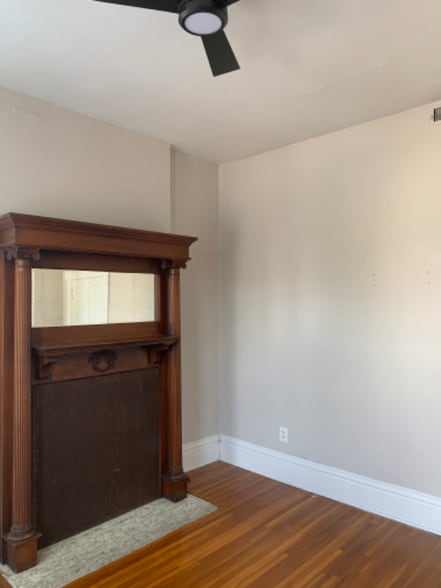 Building Photo - 259 W 4th Ave