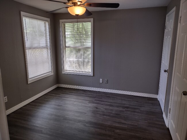 Building Photo - 2000 Filhiol Ave