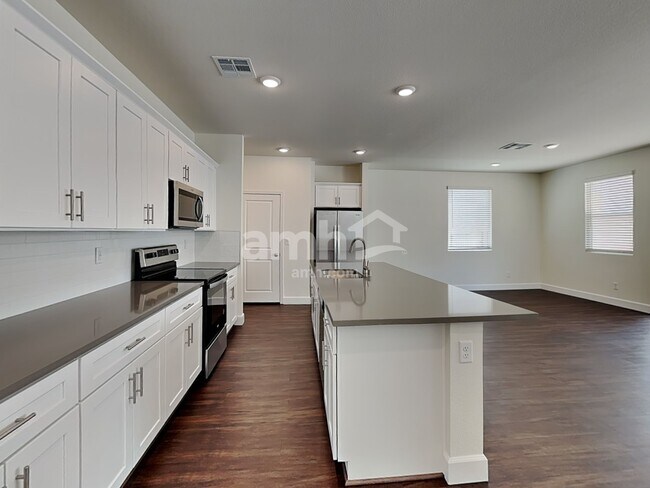 Building Photo - 583 Lotus Land Ave