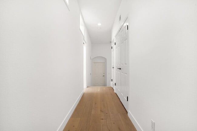 Building Photo - UPDATED LUXURY MALIBU CONDO!