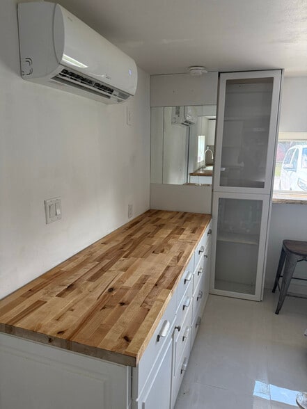 Building Photo - 3959 Eton Pl