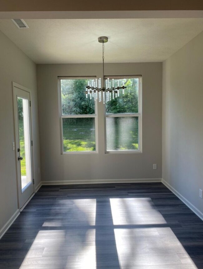 Building Photo - 13484 Dewpoint Ln