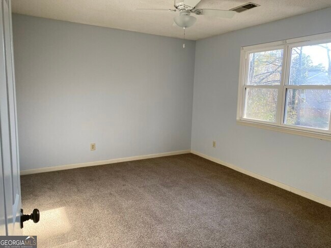 Building Photo - 105 Floss Flower Ct