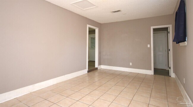 Building Photo - 5180 Catalina St