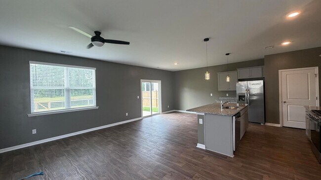 Building Photo - 742 Ladywood Dr