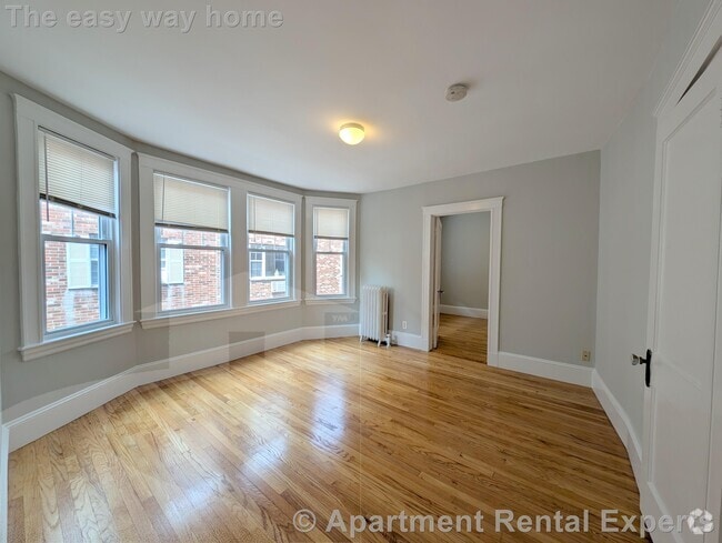 Building Photo - 156-158 Summer St