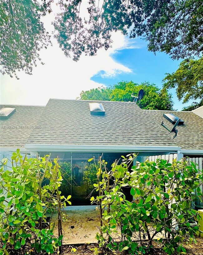 Building Photo - 33 Deer Creek Rd