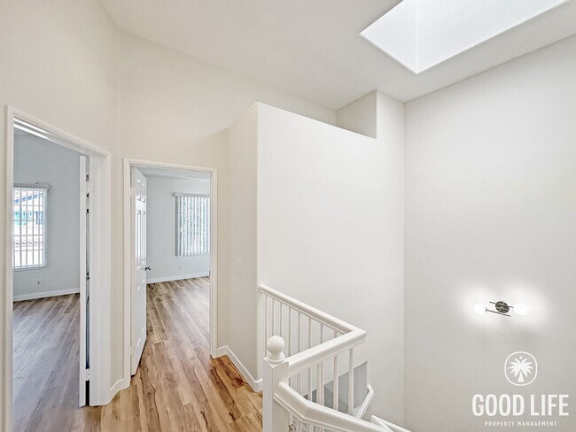 Building Photo - Fully Renovated 2BD/2.5BA in Aliso Viejo | Fireplace, Private Patio, Pool/Spa & Attached Garage