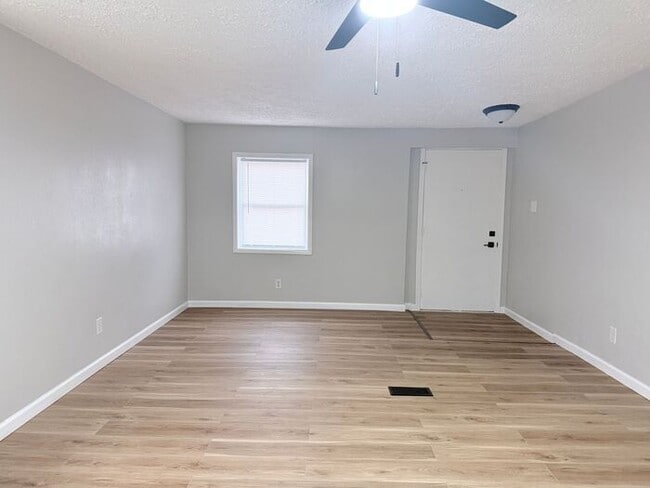 Building Photo - NEW YEAR SPECIAL!! - SIGN YOUR LEASE BY FEB 1ST - ONLY $100 DEPOSIT!!!