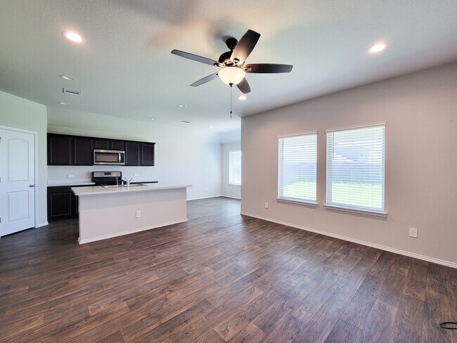 Building Photo - 21344 Pne Ml Dr