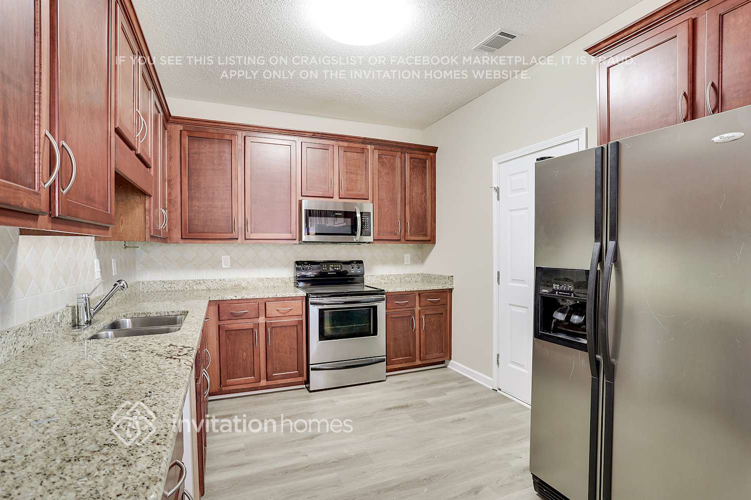 Building Photo - 805 City Park Dr