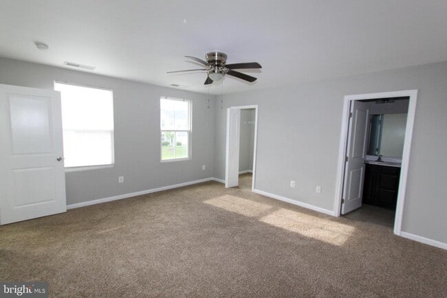 Building Photo - 123 Singleton Way