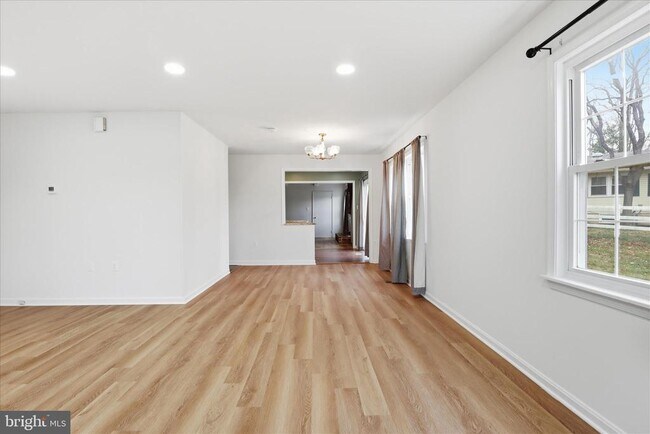 Building Photo - 14017 Broomall Ln