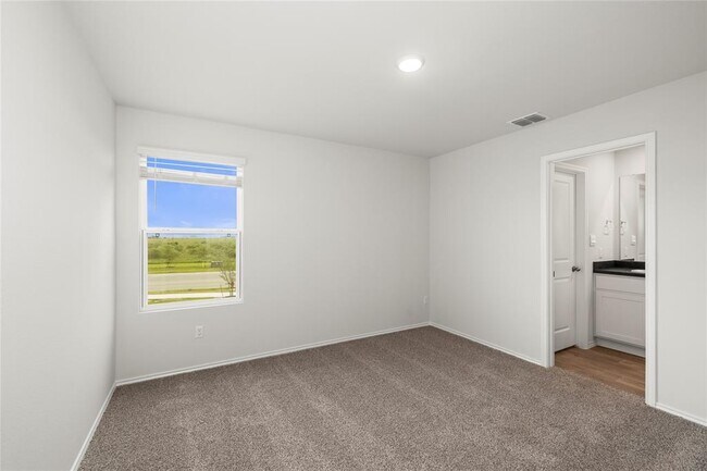Building Photo - 105 Kendall Ln