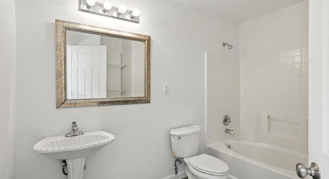 Building Photo - East Renton near Lake Kathleen MIL home - ...