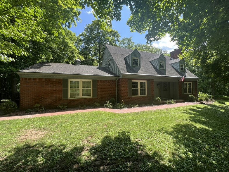 Building Photo - 1075 Woodland Ave