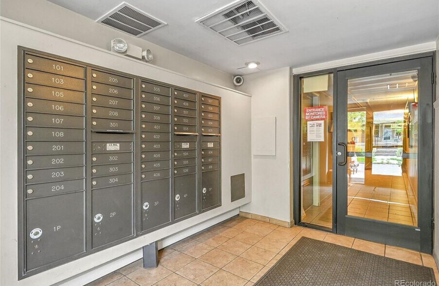 Building Photo - 1050 N Lafayette St