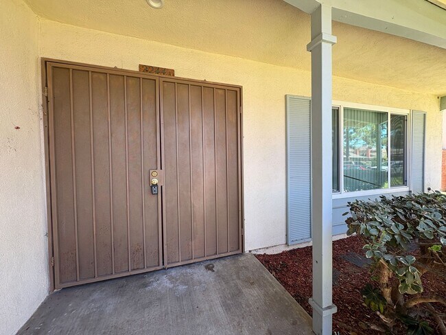 Building Photo - 2244 E Joana Dr