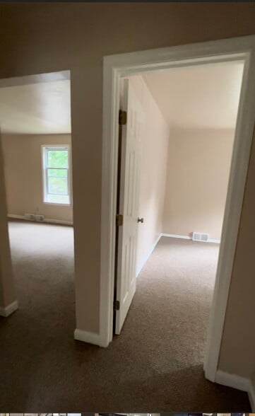 Building Photo - 110 Cottage Grv