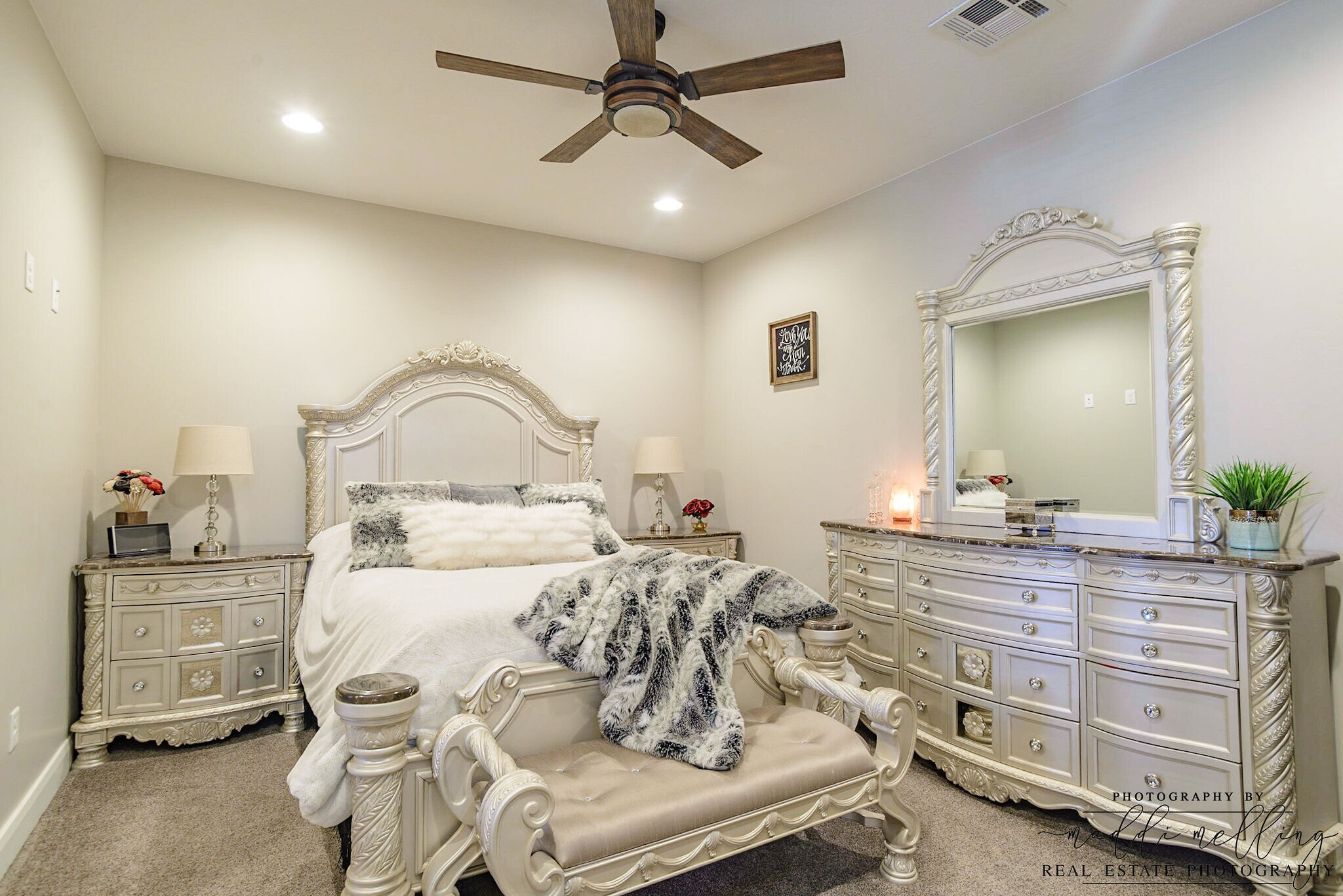 Building Photo - 325 N Red Stone Rd