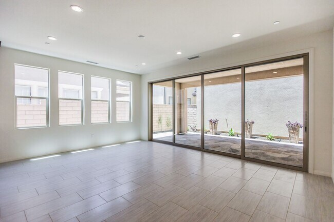 Building Photo - 4BD/3BA/2Garage Two Story Highly upgraded ...