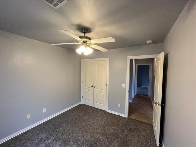 Building Photo - 753 Caroline Dr