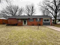 Building Photo - 4607 Meadow Lake Dr