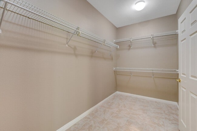 Building Photo - ELEGANT Single Story, 2 Bedroom Home in ANTHEM Gated Community!