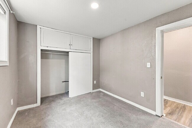 Building Photo - $2,800.95 with $300 Off the first month's rent, 3 Beds - 2 Baths, Single Family Home in Denver wi...