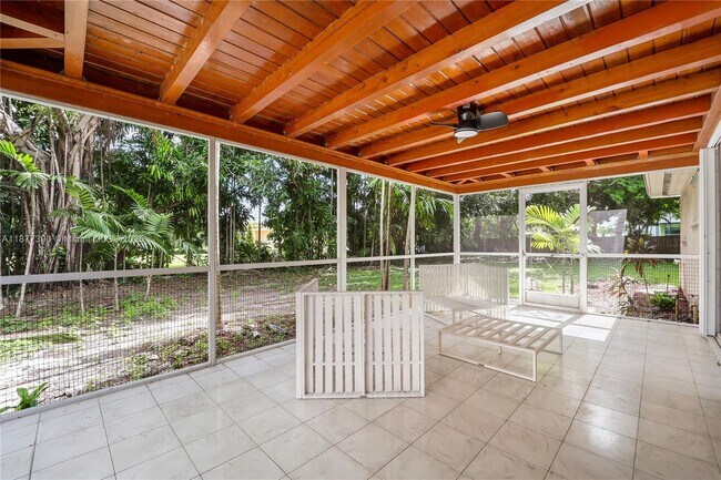 Building Photo - 6445 SW 46th Terrace