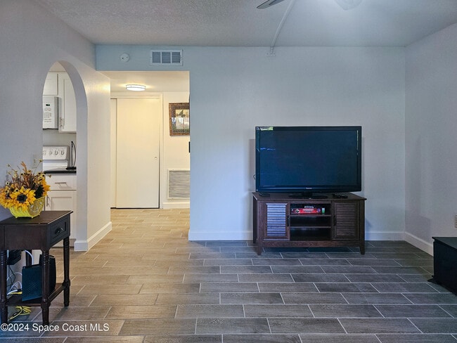 Building Photo - 193 San Juan Cir