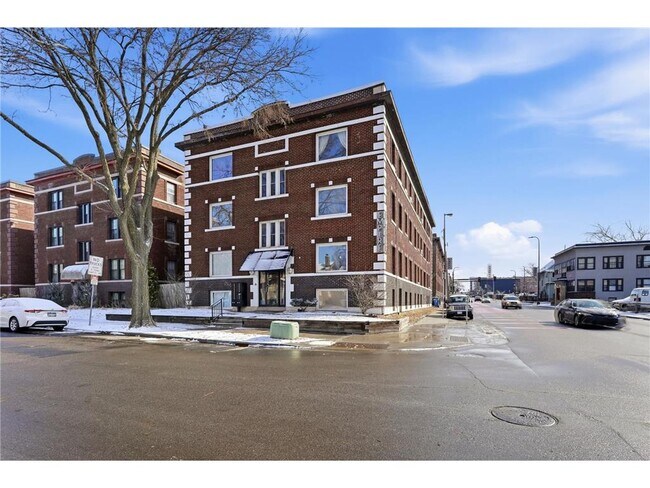 Building Photo - 2881 Irving Ave S