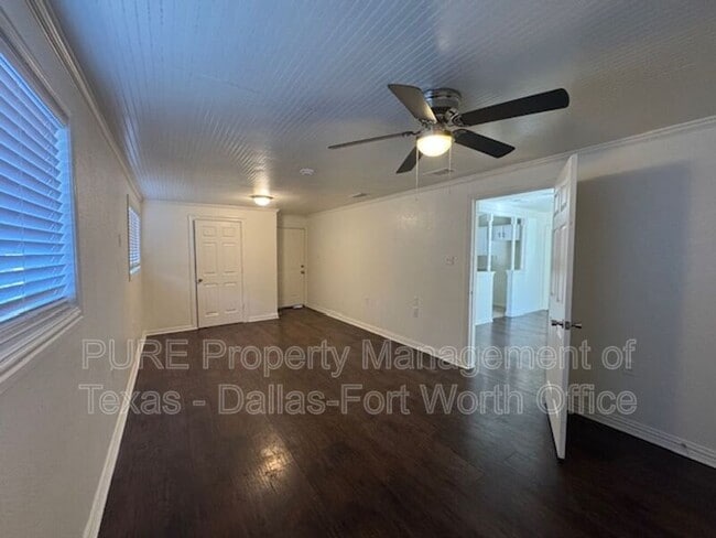 Building Photo - 1811 Reever St