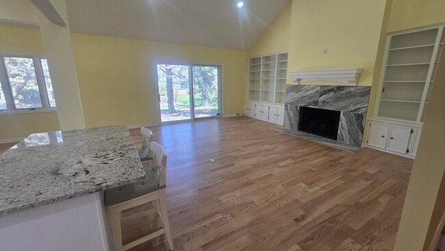 Building Photo - 2112 Quincy Ct
