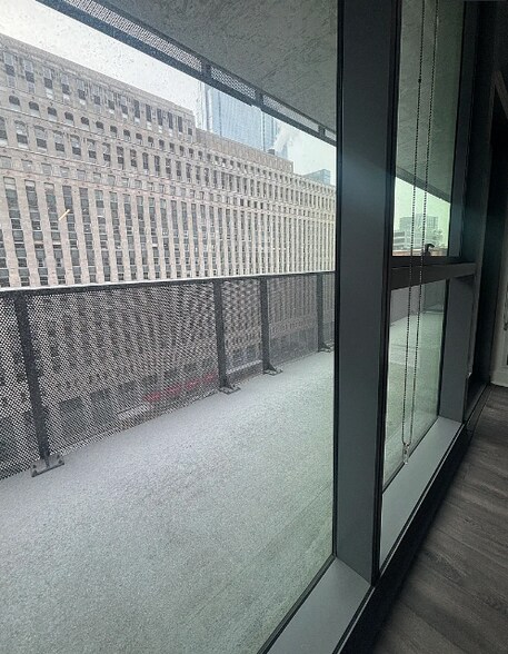 All Day Natural Light - 225 W Hubbard St