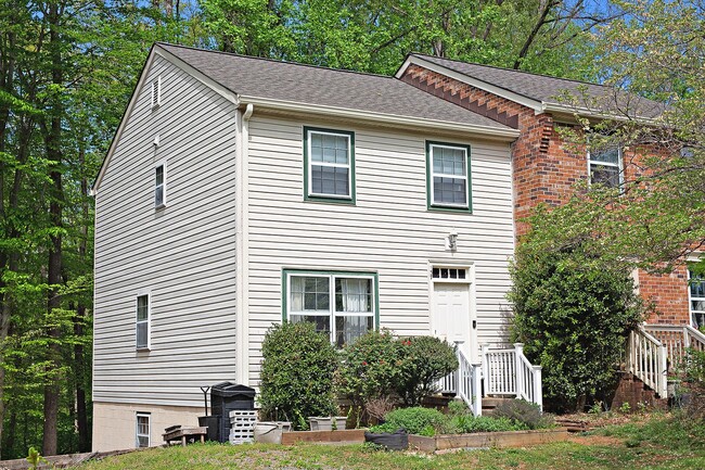 Primary Photo - Willoughby Duplex Near 5th St Station