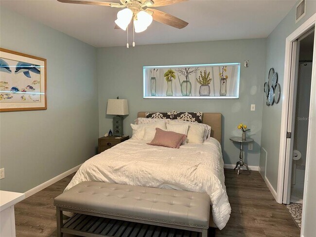 Building Photo - 950 Tarpon Center Dr